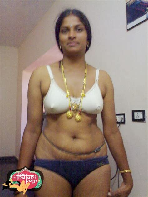 saree big boobs aunty hd photo