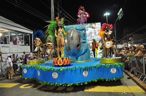 carnaval  prefeitura  rio entrega cheque  liesb caminhos  rio