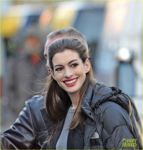 Anne Hathaway Catwoman In New Jersey Photo 2597645 Anne Hathaway