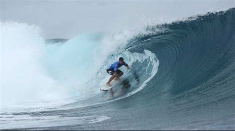 barrel   surfer medina