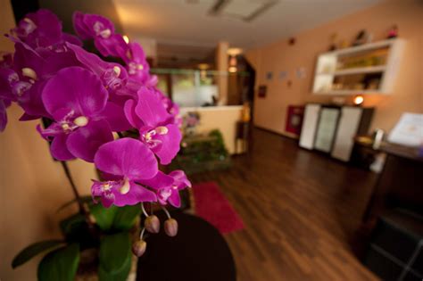 the 5 best thai massage parlors in singapore