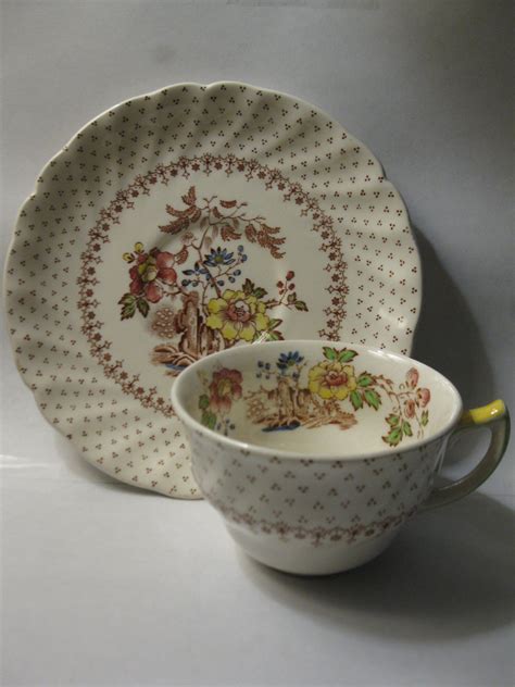 Bx 3 Vintage Royal Doulton Grantham Tea Cup And Saucer D5477