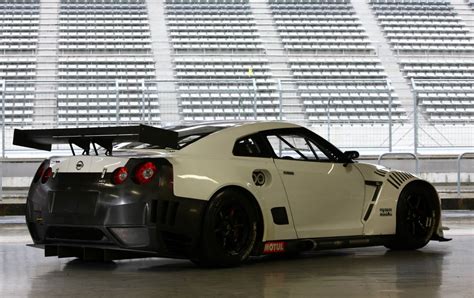 nismo nissan gt  set   quickest gt   report