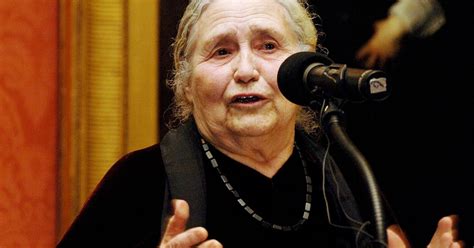 doris lessing dies aged 94 nobel prize winning author of