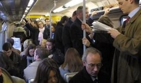 Girl 7 Blacks Out On Crammed ‘cattle’ Train Uk News Uk