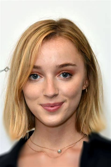 view phoebe dynevor wiki pictures