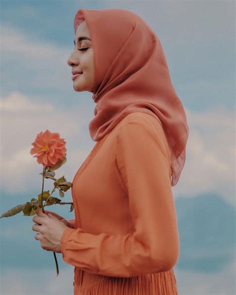 4 Jenis Bahan Jilbab Laudya C Bella Yang Bikin Hijabers Penasaran