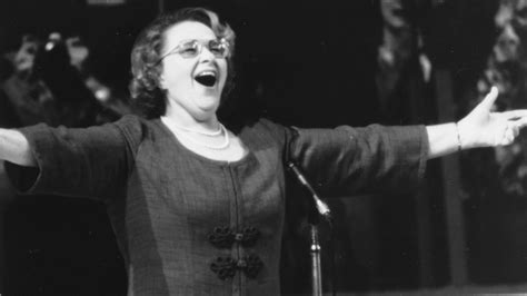 yankees drop kate smith s god bless america from 7th inning stretch