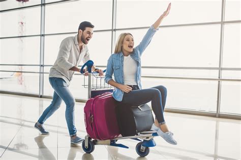 happy travellers spend  money  airports