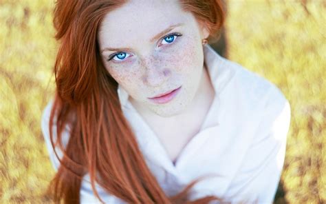 Mia Sollis Women Redhead Freckles Looking At Viewer Hazel Eyes Simple