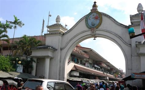 tempat wisata solo terbaru   hits dikunjungi pasar klewer