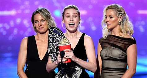 Brie Larson Brings Her Stunt Doubles To Accept Best Fight