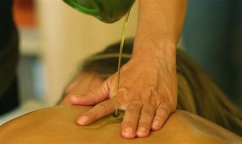 aromatherapy massage with essential oils a great full