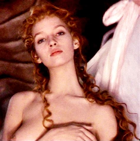 uma thurman nude 35 pictures in an infinite scroll