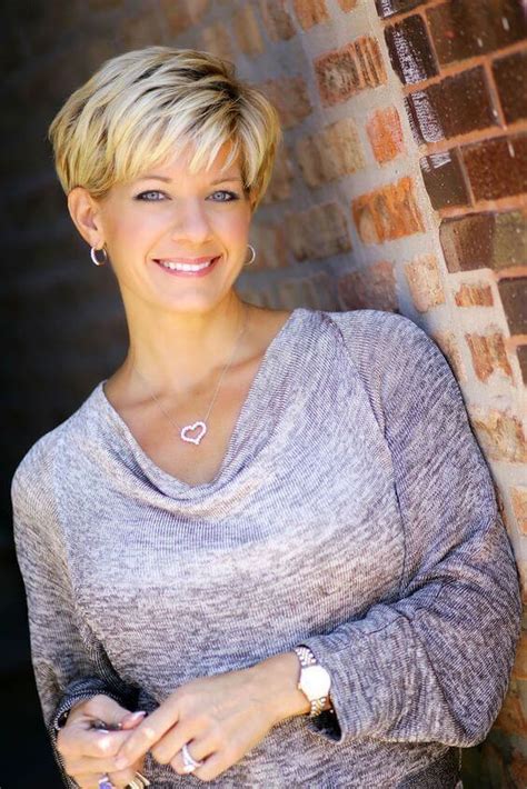 Short Hairstyles For Thin Hair Over 40 Pixie Haircuts