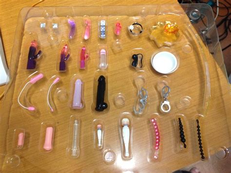miniature sex toy set “even has urine splatter” sankaku