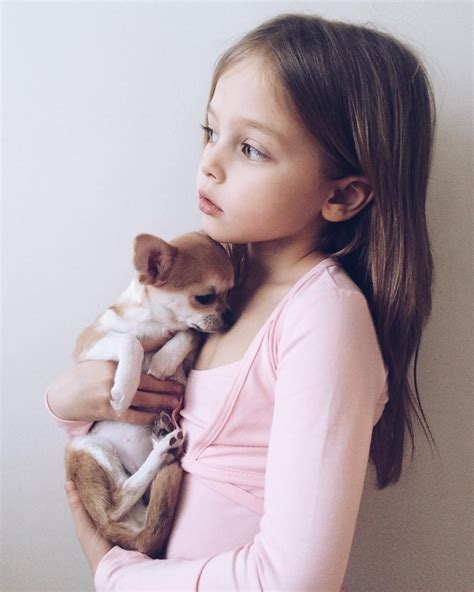 ekaterina pavaga  instagram annapavaga lobelia chihuahua anna pavaga dogs  kids