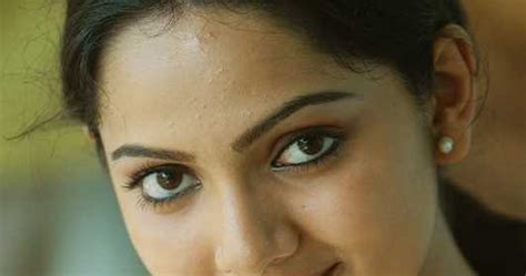 tamil actresssamvritha sunil cute image gallery