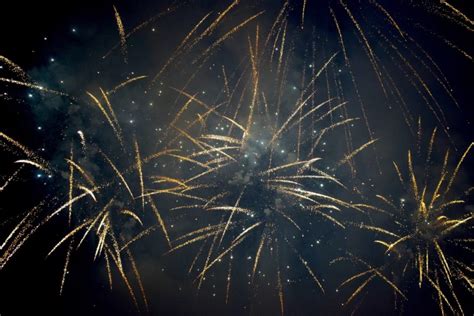 cote dopale  feu dartifice tire en bord de mer le soir du samedi
