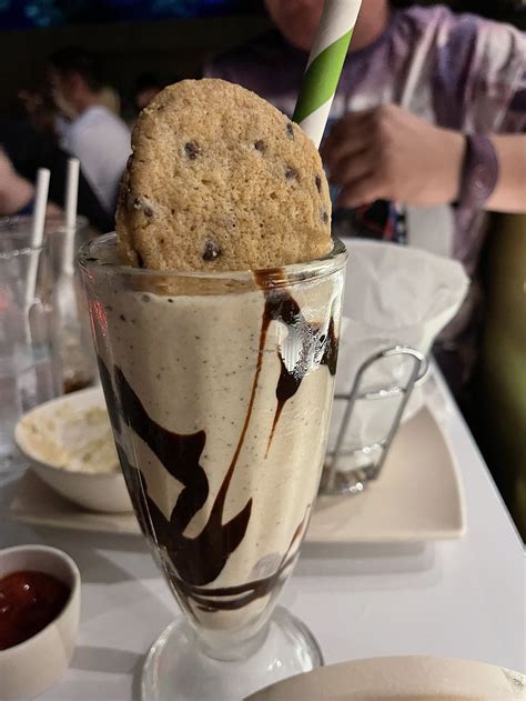 walt disney world sci fi dine  theater restaurant lake buena