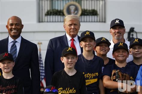 president trump celebrates baseball opening  washington upicom