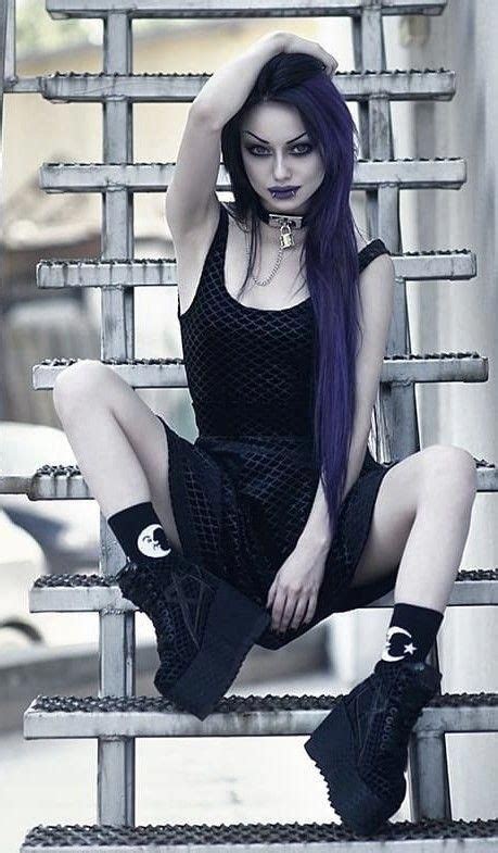 gothic fashion for all those men and women who enjoy wearing gothic