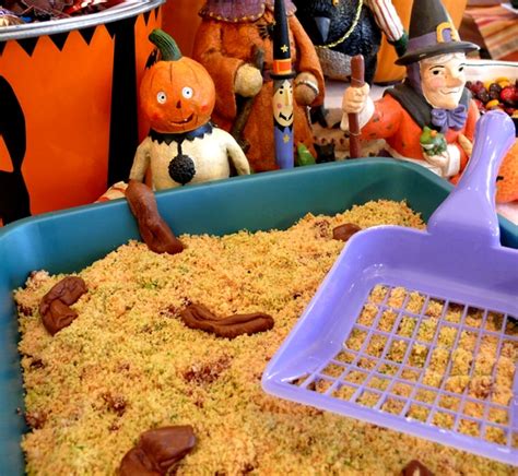 Gross Your Guests Out With This Cat Litter Halloween Cake Complete With