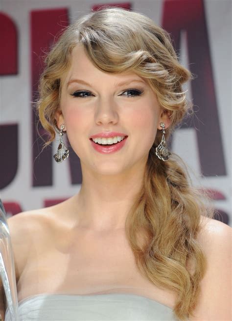 Taylor Swift Shag Haircut May 2019 Popsugar Beauty Photo 12
