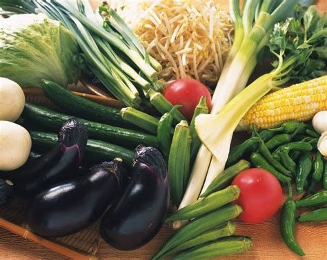 benefits  eating raw vegetables livestrongcom