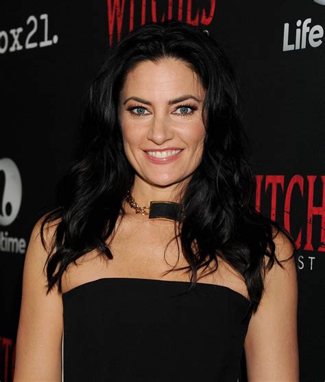 Madchen Amick Witches Of East End Season 2 Premiere 2014 Comic