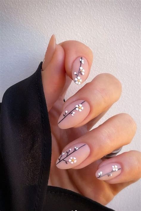 summer manicure ideas  short nails  sparkly  glitter nail art