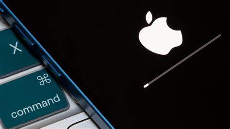 apple issues emergency security update  iphone mac
