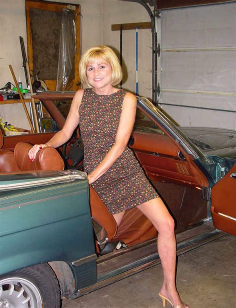 mature blonde posing nude in garage pichunter