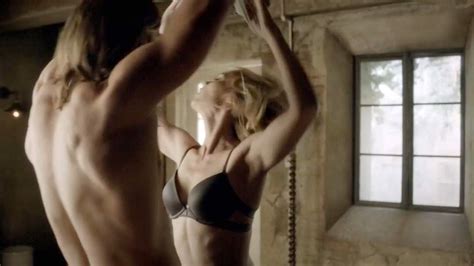 laura vandervoort making out in hot sex scene from bitten series scandal planet