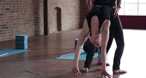 This Contortionist Class Might Be New York’s Scariest Workout Observer