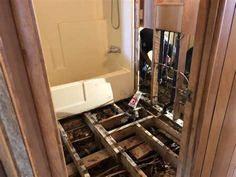 repairing damaged subfloor   mobile home mobile home friend
