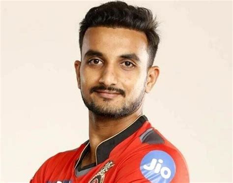 harshal patel cricketer height age girlfriend family biography  starsunfolded