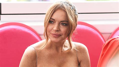 lindsay lohan posts workout photo and impresses her fans hollywood life