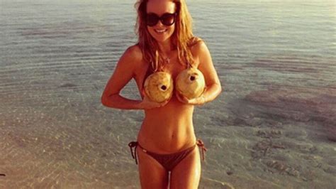 amanda holden shows off lovely pair of coconuts in