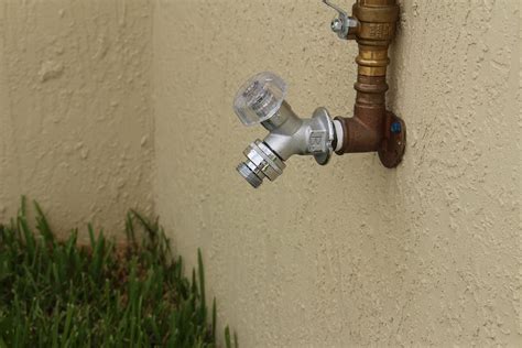 How to Handle a Damaged Hose Bib on an Outdoor Faucet