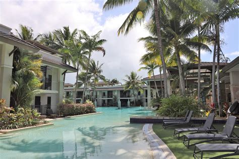 hotel review pullman port douglas sea temple resort spa captured
