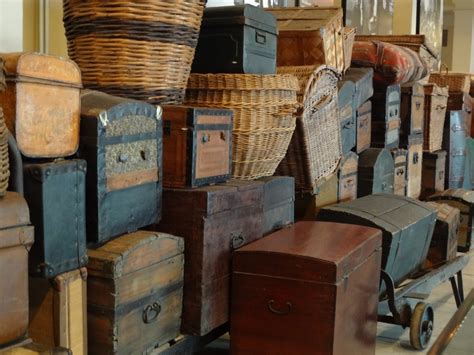 images wood antique  york travel furniture