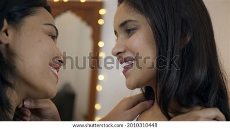 Indian Lesbian Couple About Kiss Each Stok Fotoğrafı 2010310448
