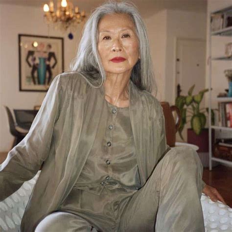 Woman Becomes A Fashion Model At 68 Years Old Proving Age Doesnt