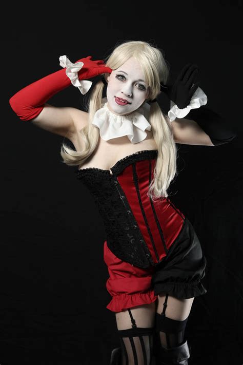 corsets suspenders and stockings the 10 sexiest cosplayers at new york comic con 2014 daily star
