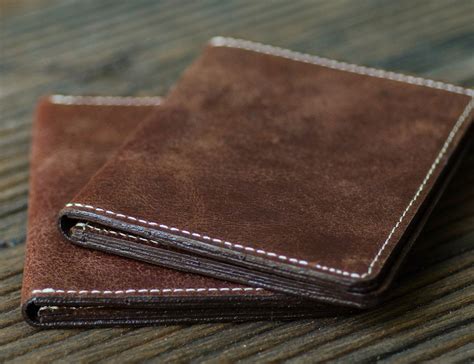 rustic brown slim bi fold wallet gadget flow