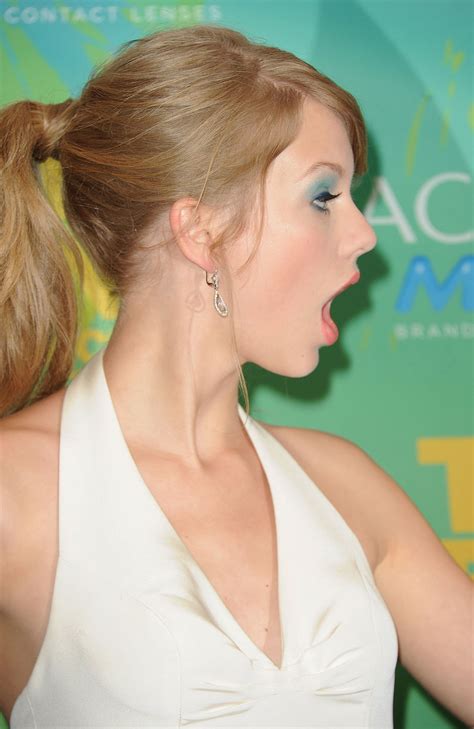 taylor swift s wind machines wardrobe malfunction [video]