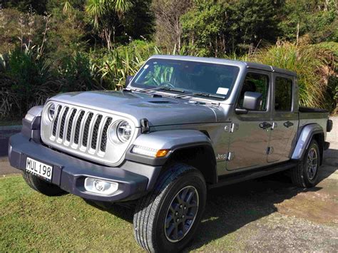 jeep gladiator  car review aa  zealand