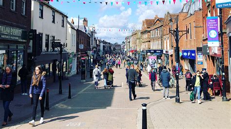 confidence  high  newbury town centre  opens kennet radio