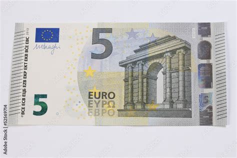 neuer  euro schein stock foto adobe stock